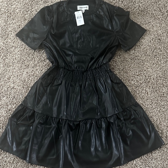 Dress - Picture 5 of 5